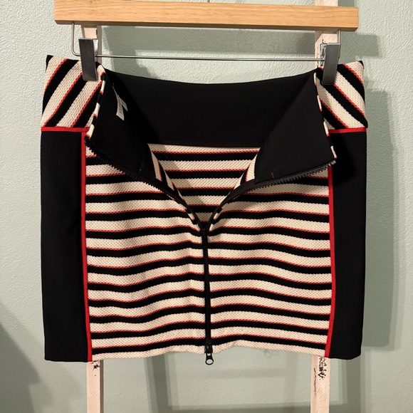Veronica Beard Black White Knit Mini Skirt with Red Highlights Size 8 - Picture 5 of 10